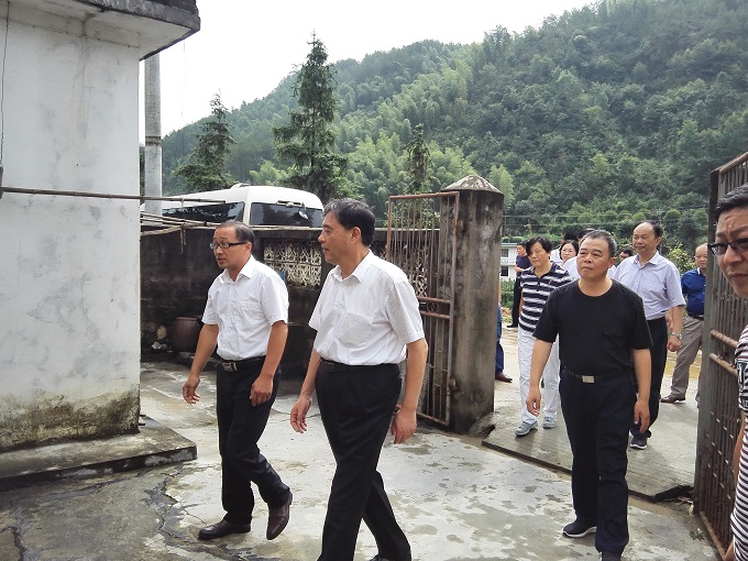 省人大常委会副主任宋卫平一行来石霞村调研 (2)666.jpg